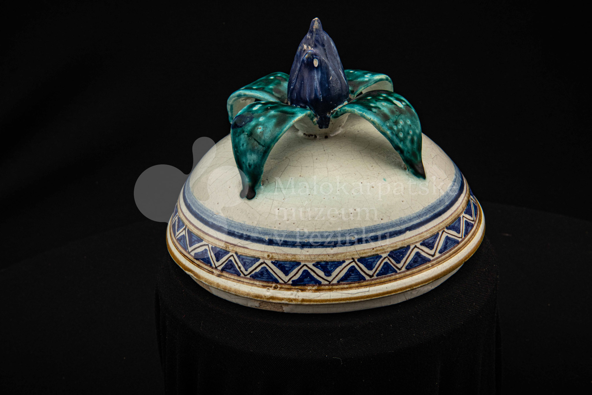 MFK167_02-5