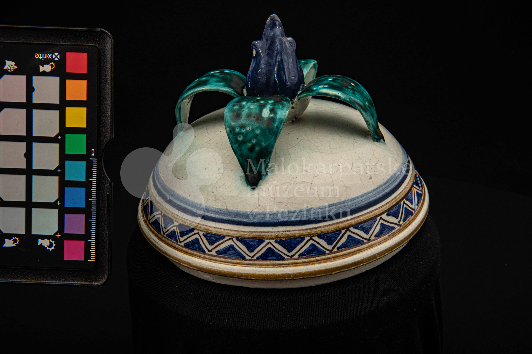 MFK167_02-7